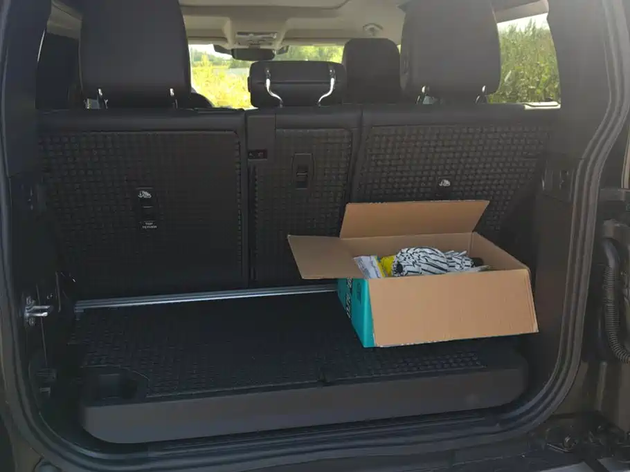 Land Rover Defender — миниатюра 4