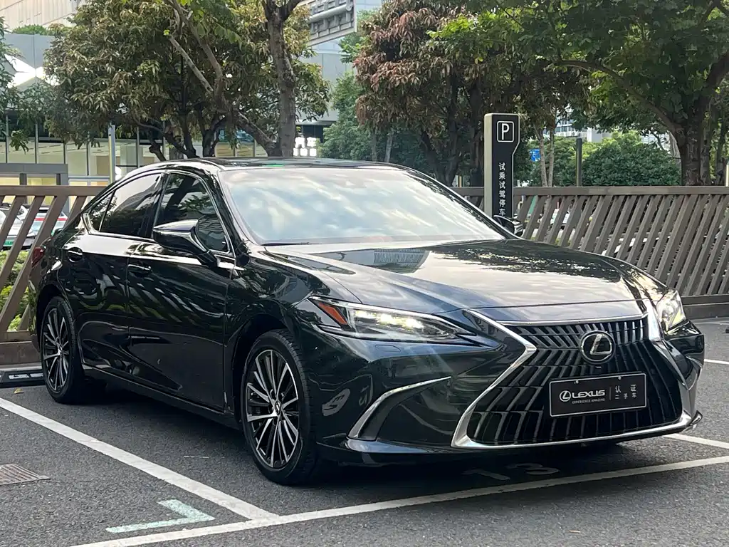 Lexus ES — миниатюра 6