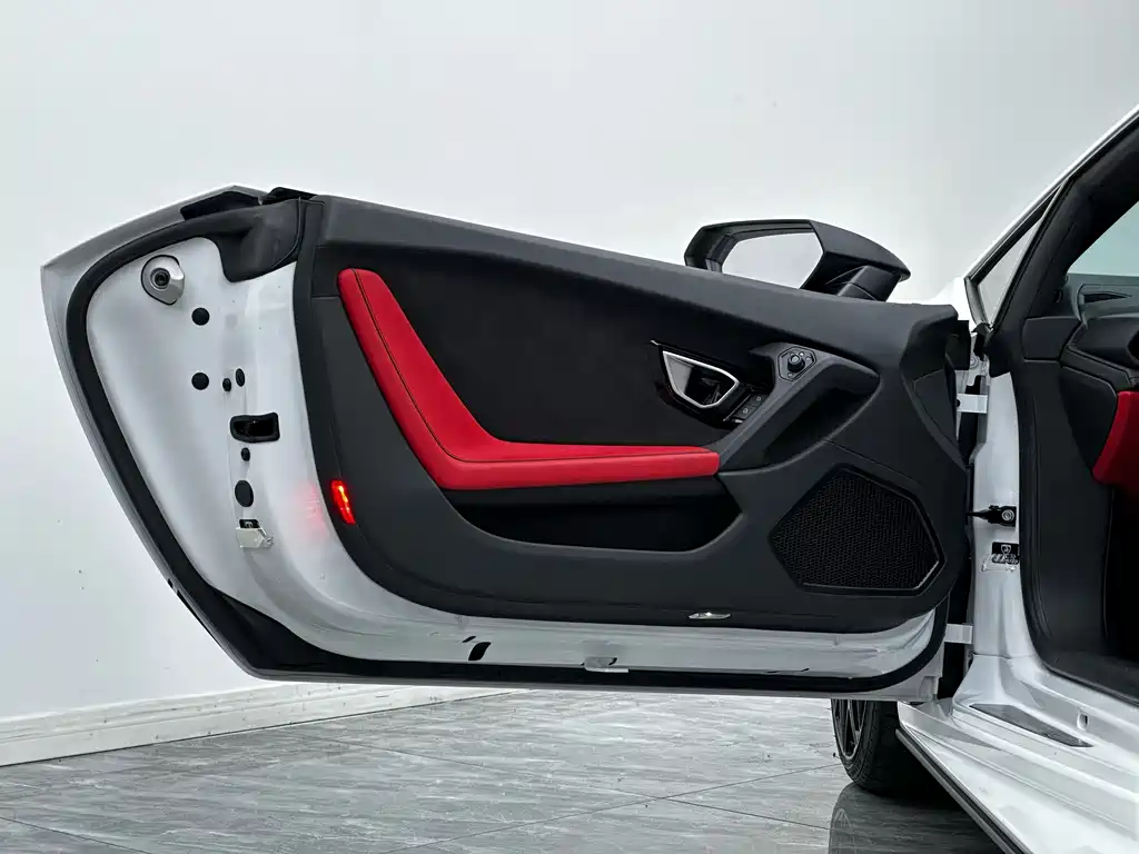 LAMBORGHINI HURACÁN