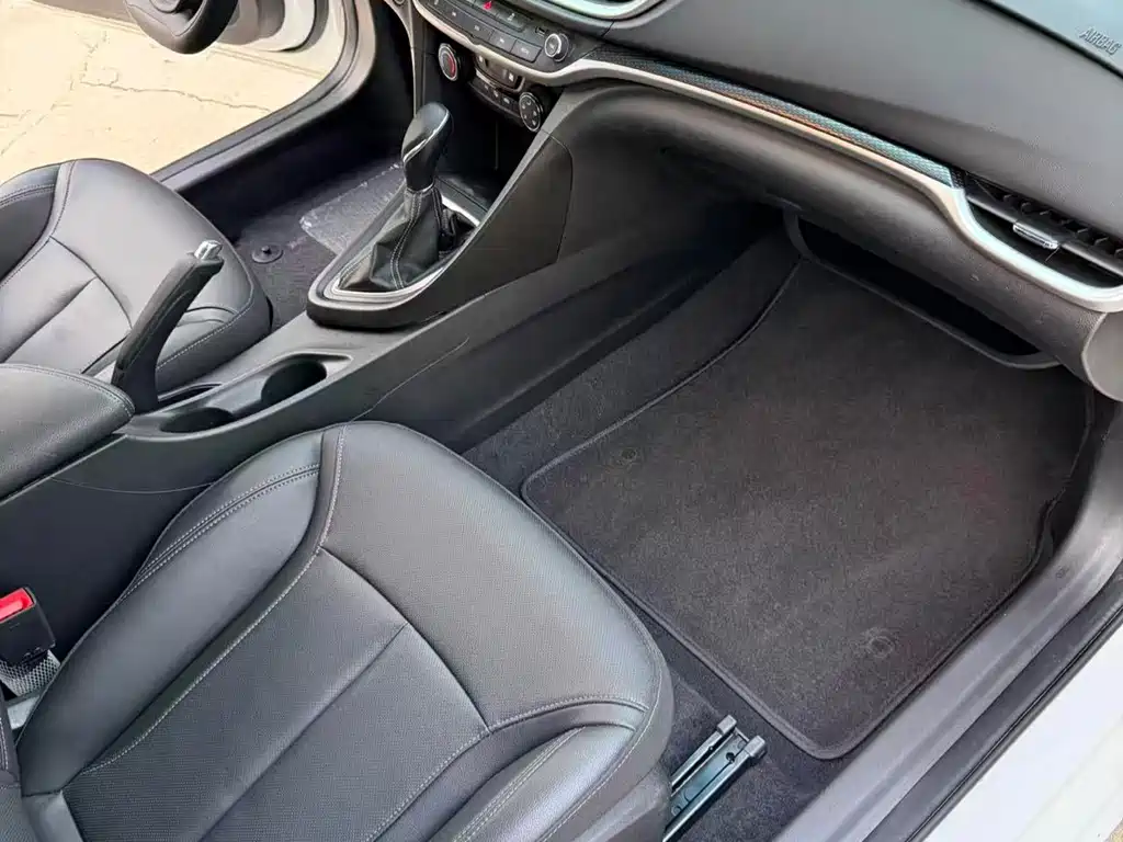 Buick Excelle — миниатюра 12
