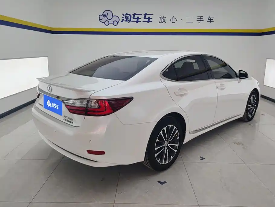 Lexus ES — миниатюра 3