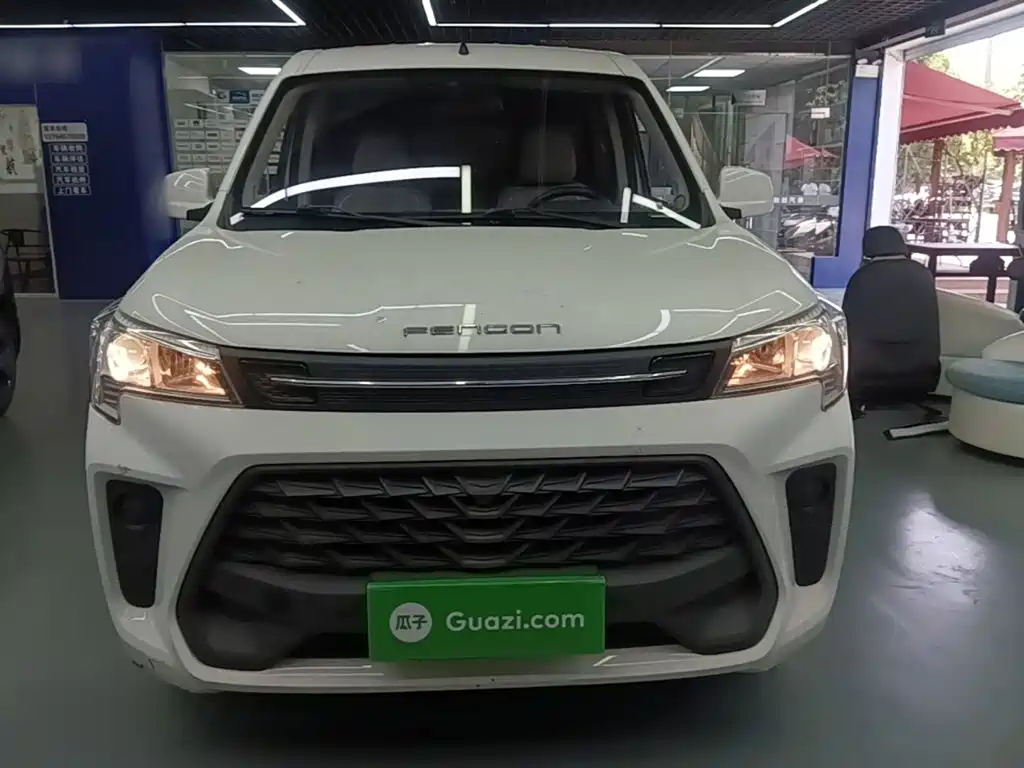 Dongfeng 380 2022 1.5L 7 мест
