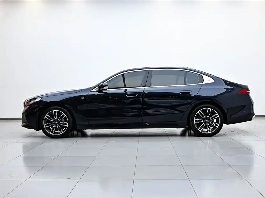 BMW 5 Series 5 2024 530Li Lead M Sport