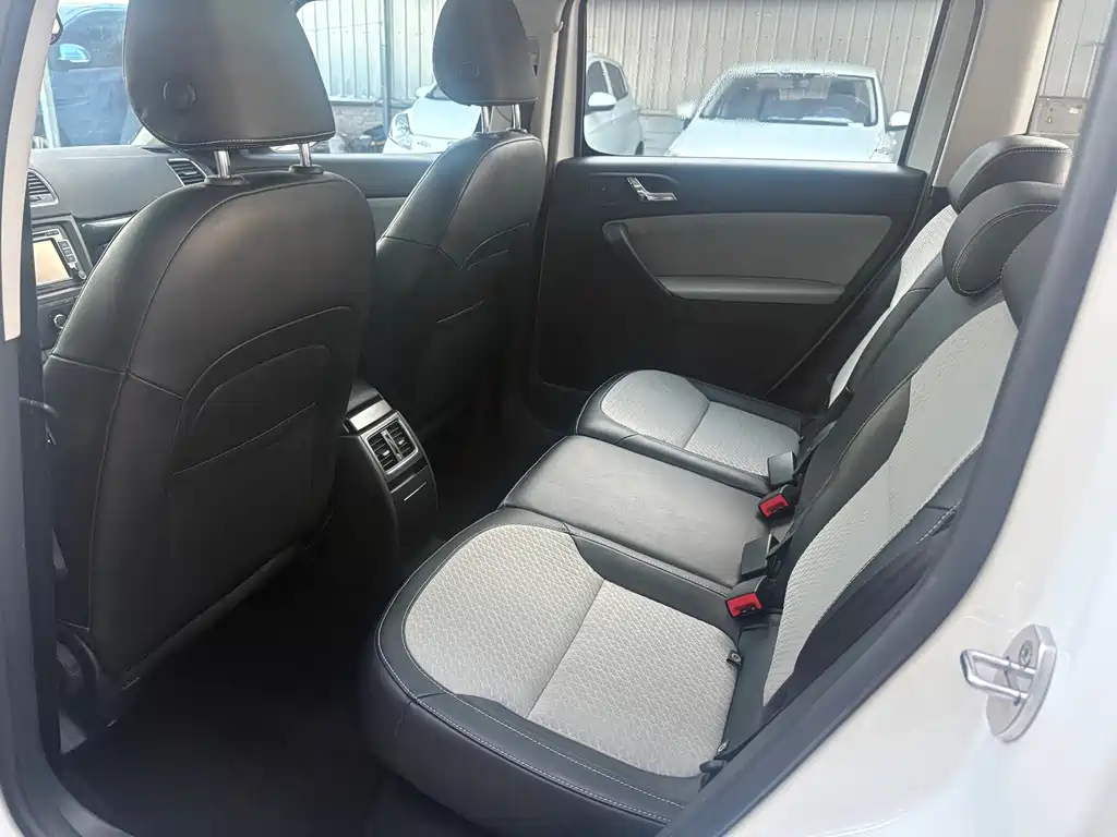 Skoda Yeti — миниатюра 6