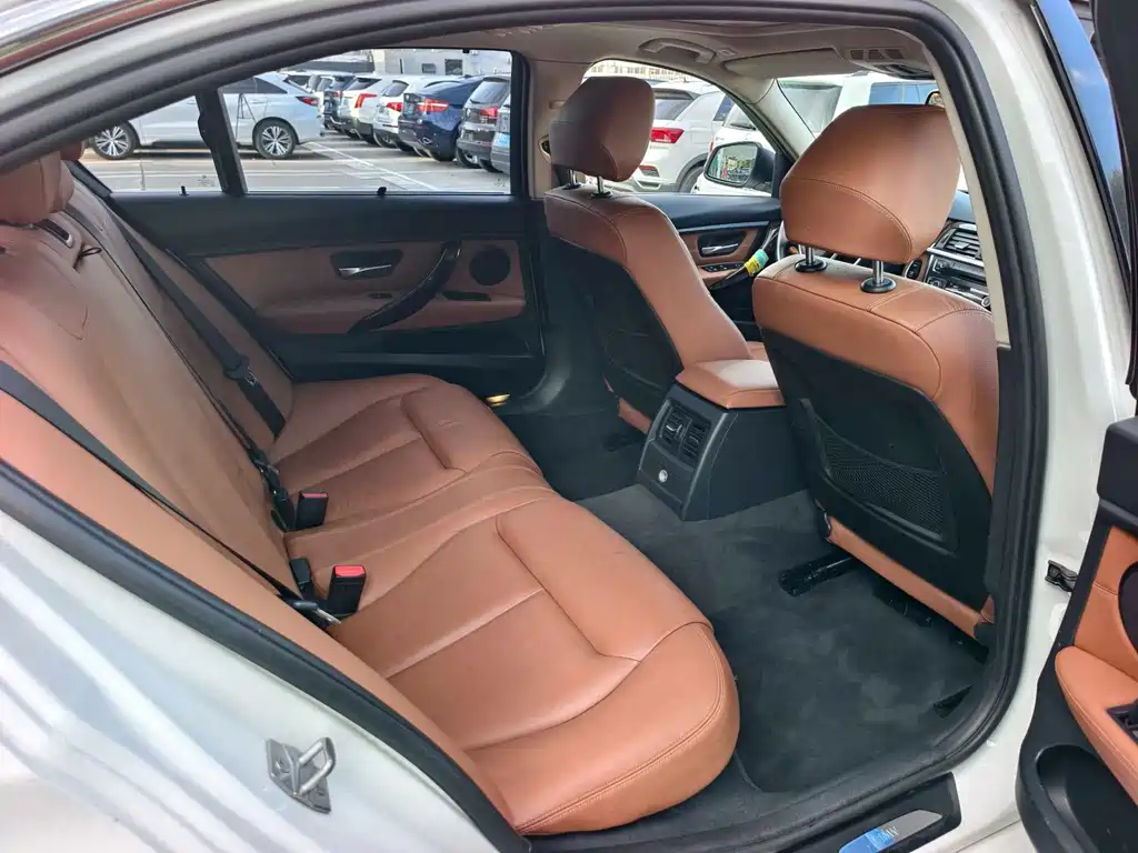 BMW 3 Series — миниатюра 11
