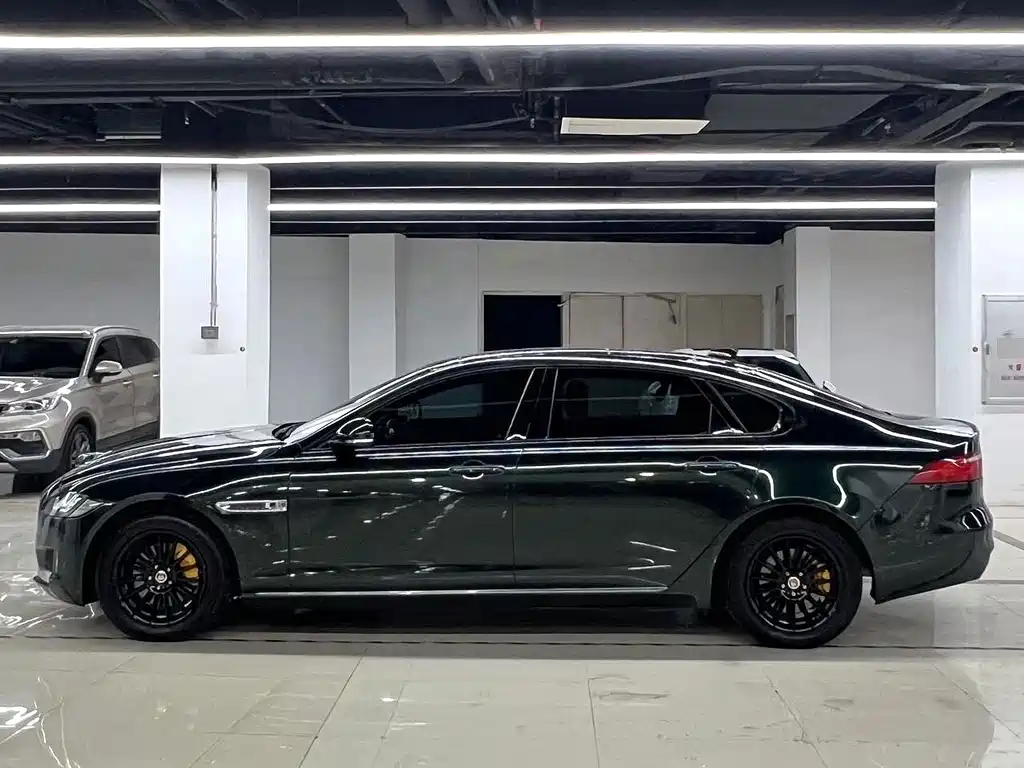 Jaguar XFL — миниатюра 5