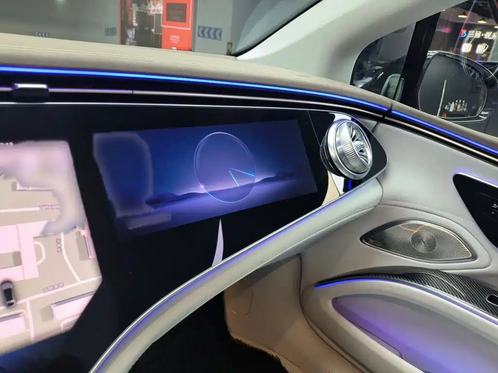 Mercedes-Benz EQS AMG — миниатюра 15