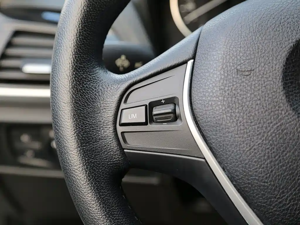 BMW 1 Series (Import) — миниатюра 12