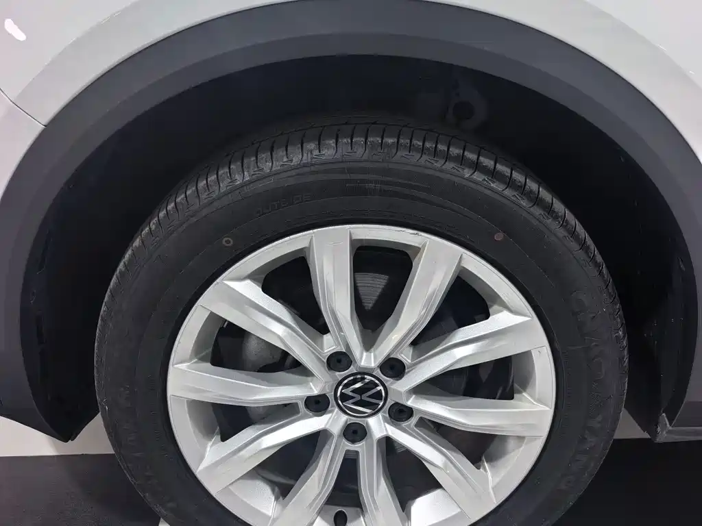 Volkswagen T-Roc — миниатюра 4