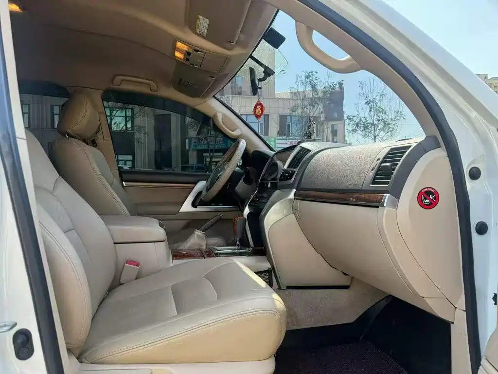 Toyota Land Cruiser — миниатюра 6