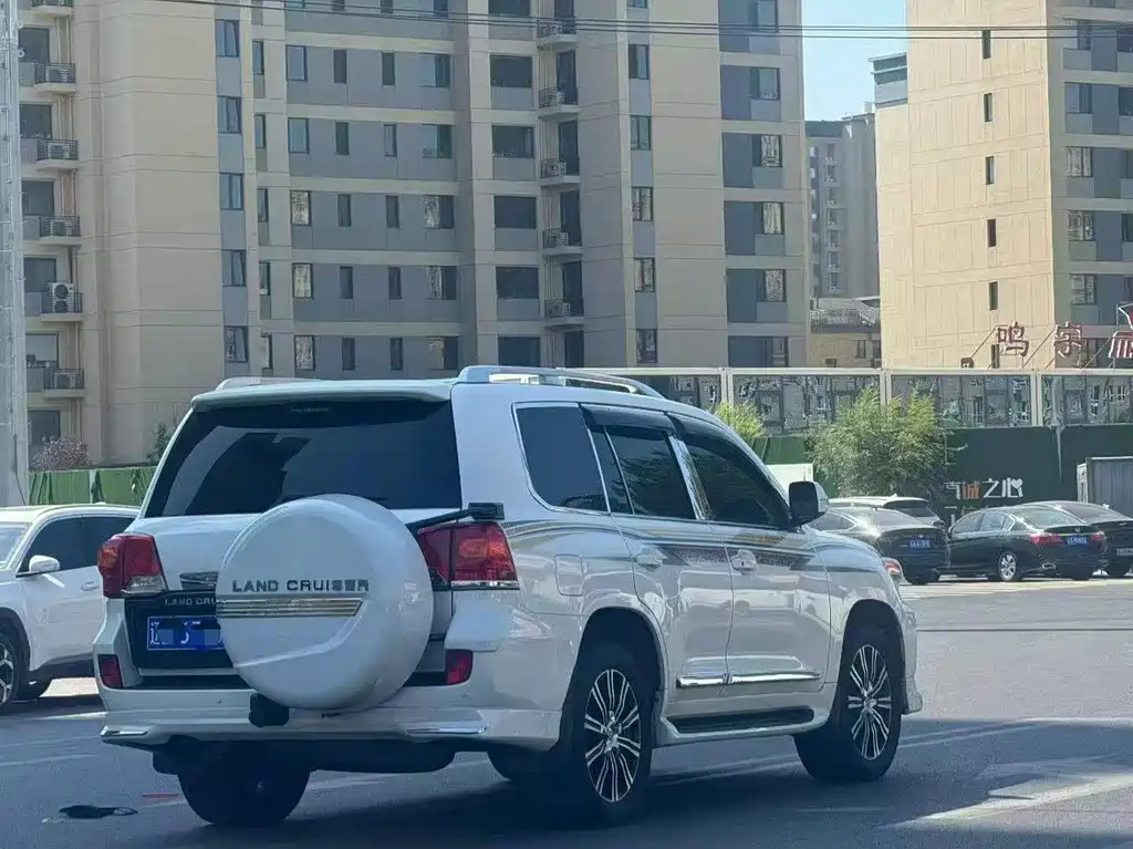 Toyota Land Cruiser — миниатюра 9