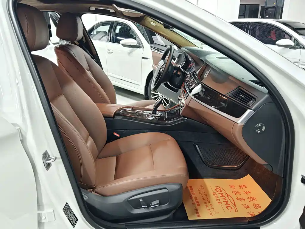 BMW 5 Series — миниатюра 8