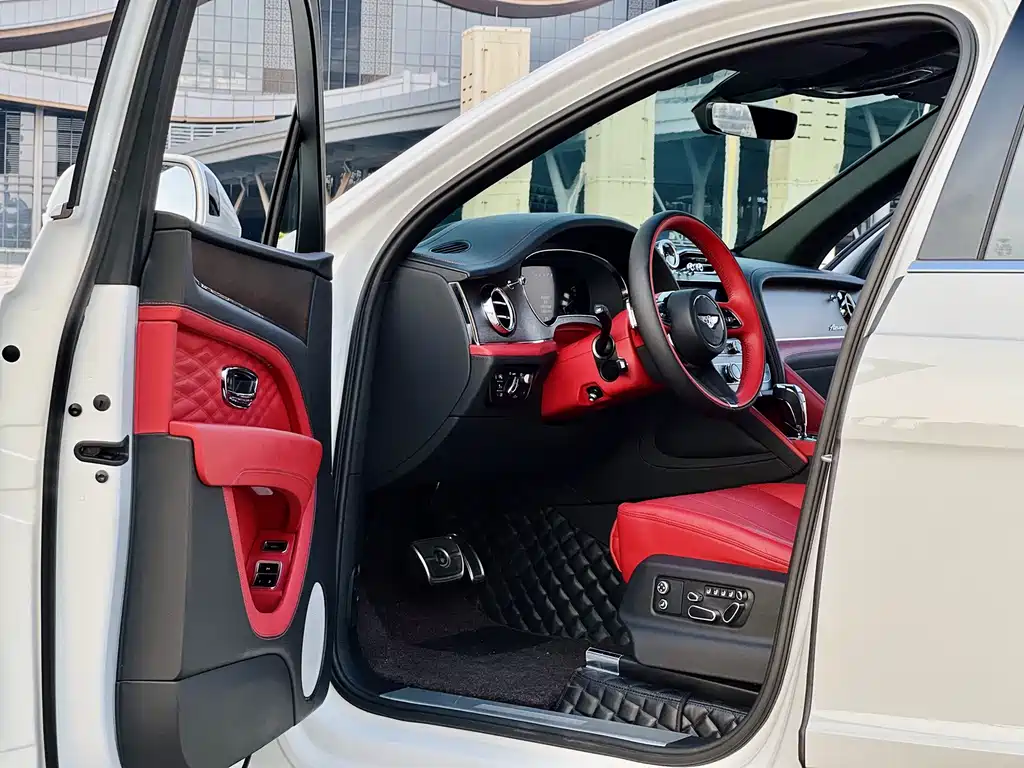 Bentley Bentayga — миниатюра 5