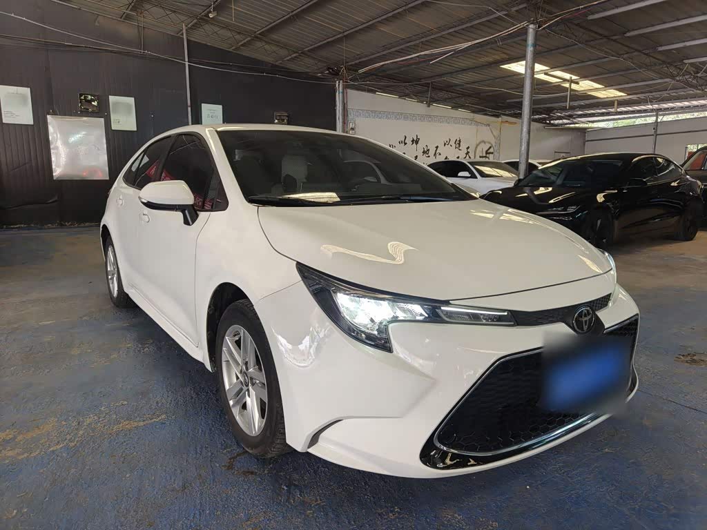 Toyota Levin 1.2 л 2023 г. Белый, пробег 35800 км