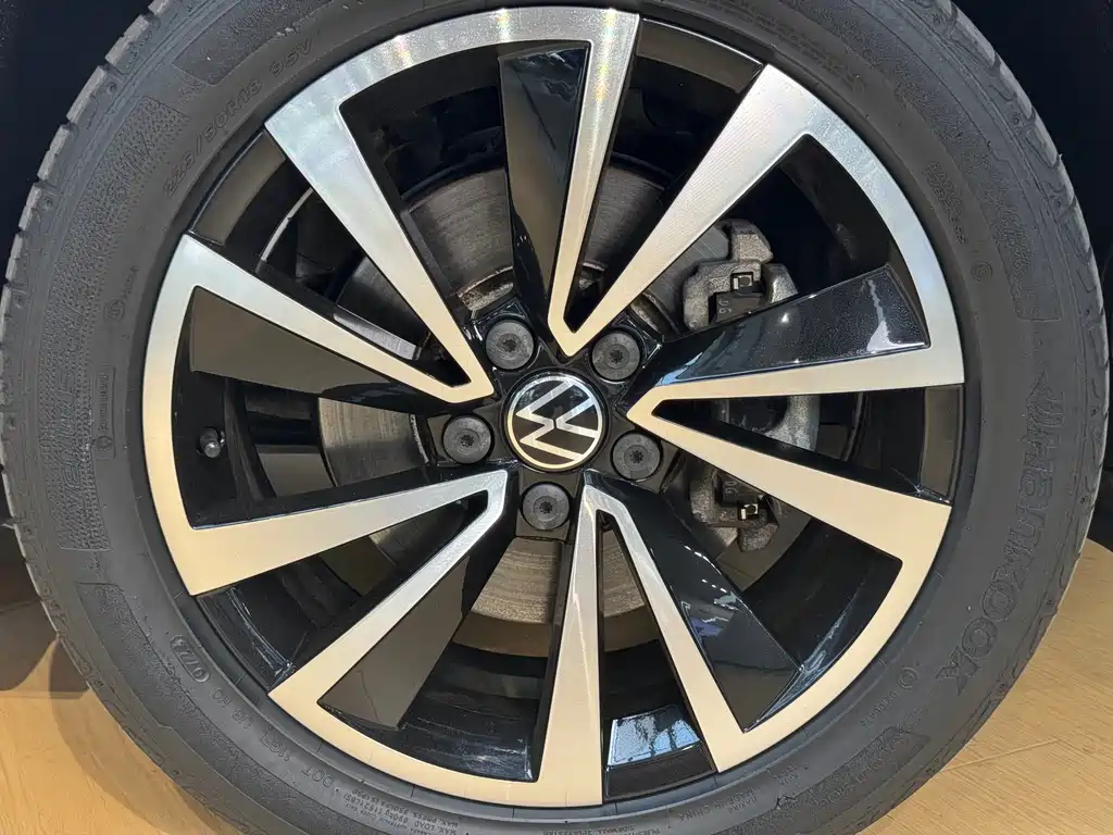 VOLKSWAGEN TUYUE