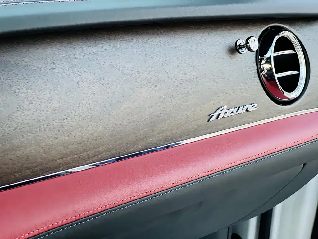Bentley Bentayga — миниатюра 27