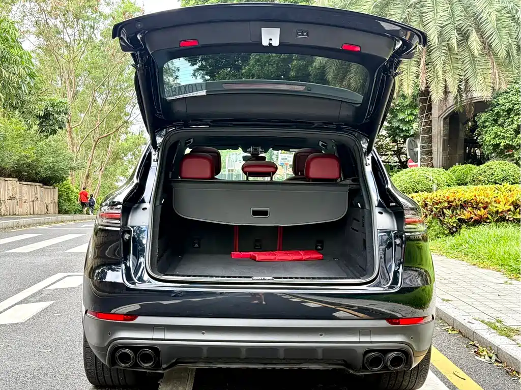 PORSCHE CAYENNE