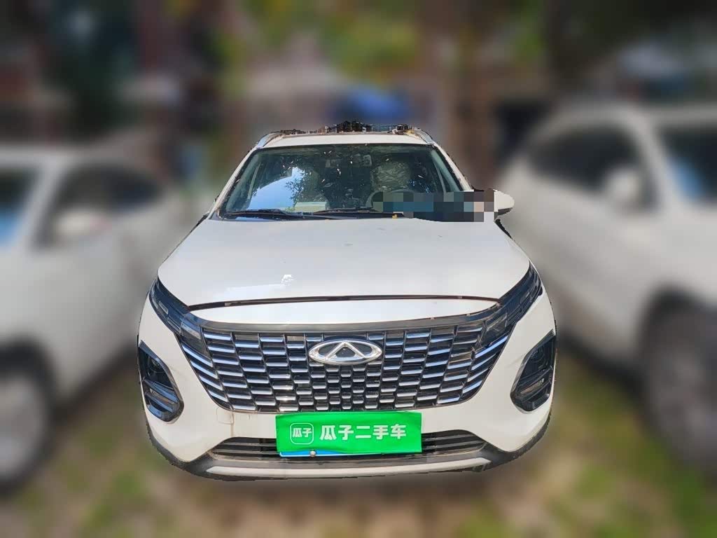 CHERY Tiggo 3x 1.5 л 2023 г. Белый, пробег 5600 км