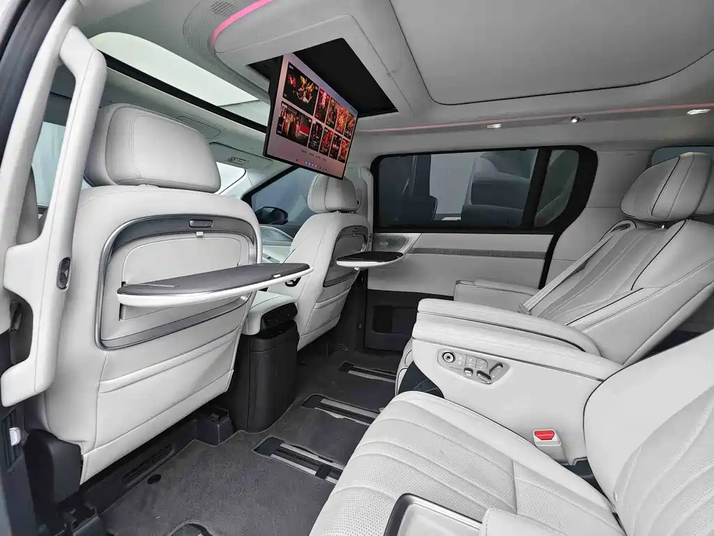 XPeng X9 — миниатюра 13
