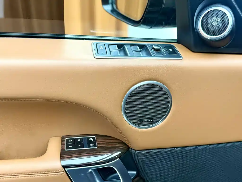 Land Rover Range Rover — миниатюра 14
