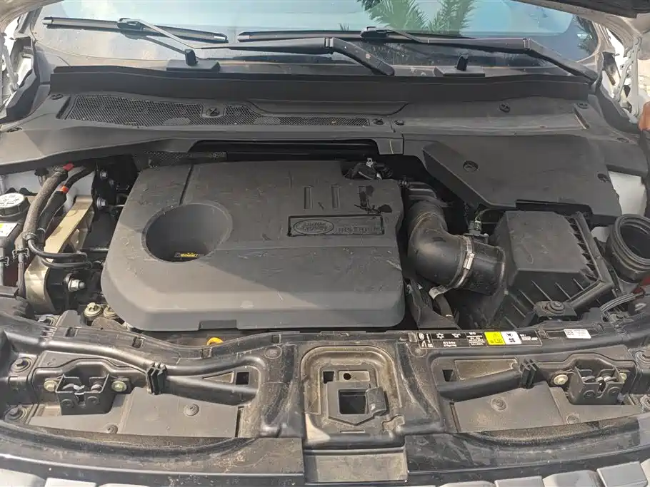 LAND ROVER DISCOVER NEW ENERGY SOURCES FOR SPORTS