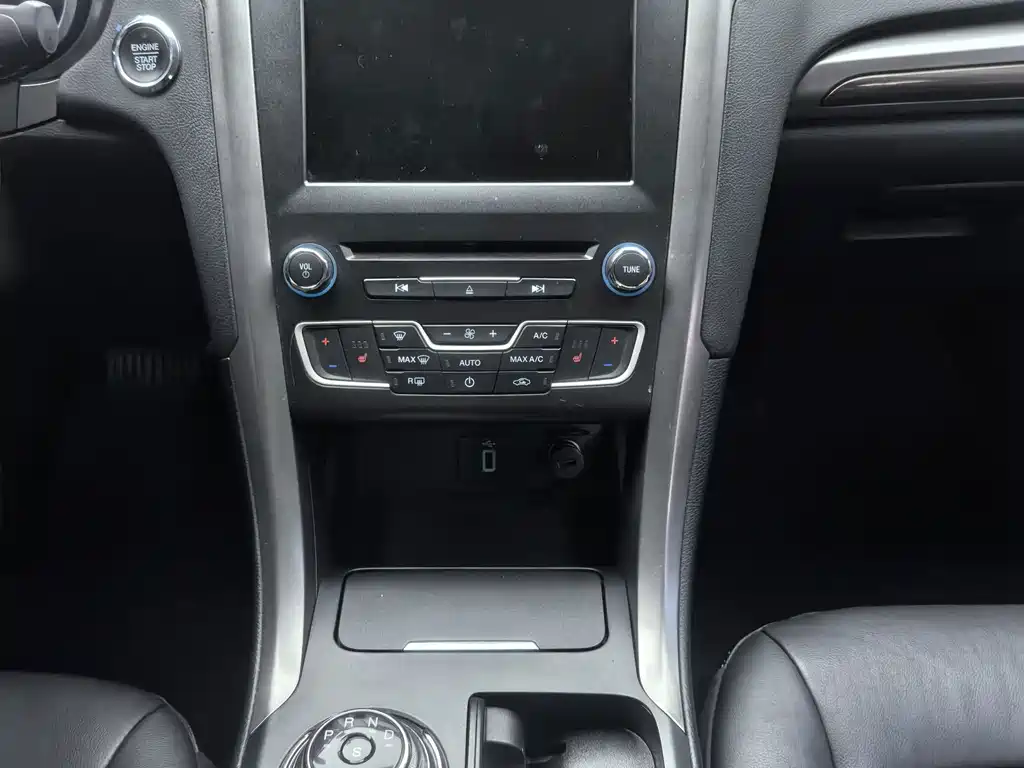 Ford Mondeo — миниатюра 14
