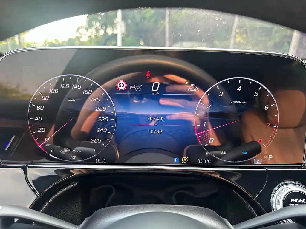 Mercedes-Benz E-Class — миниатюра 10
