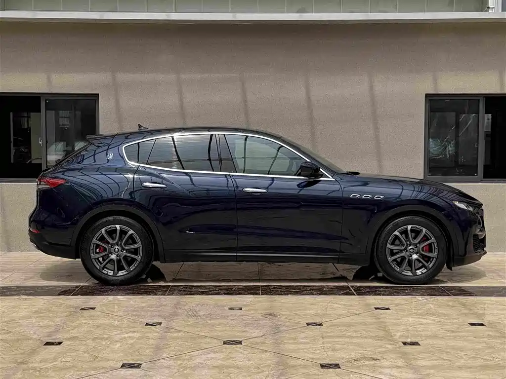 Maserati Levante 3.0T Standard Edition China VI, фото 3