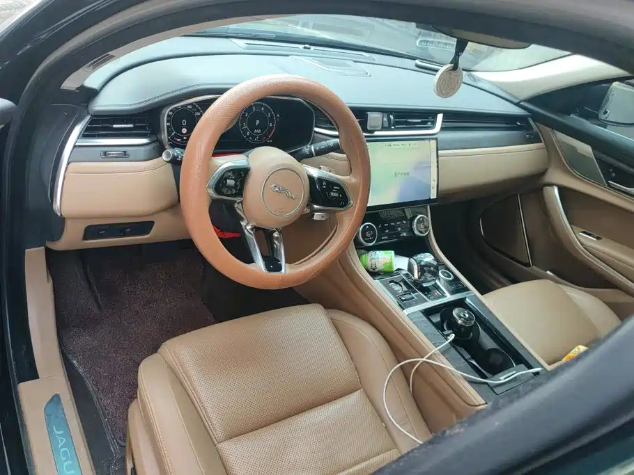 Jaguar XFL — миниатюра 12