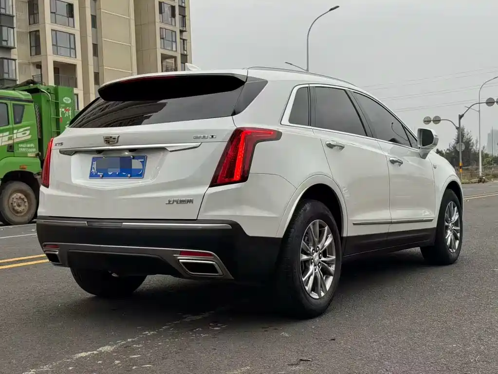 CADILLAC XT5