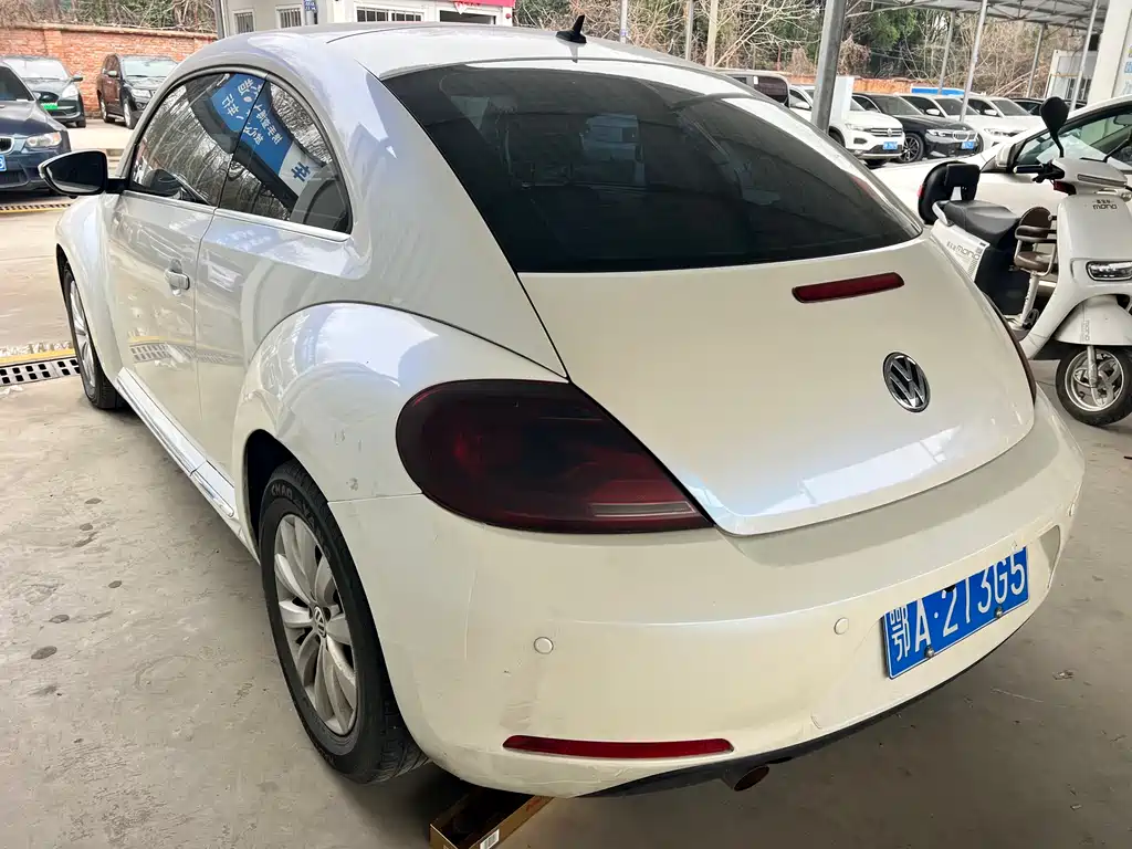 VOLKSWAGEN BEETLE