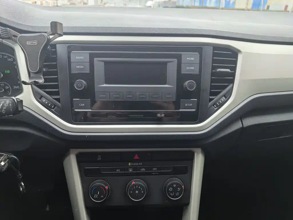 VOLKSWAGEN T ROC EXPLORING SONGS