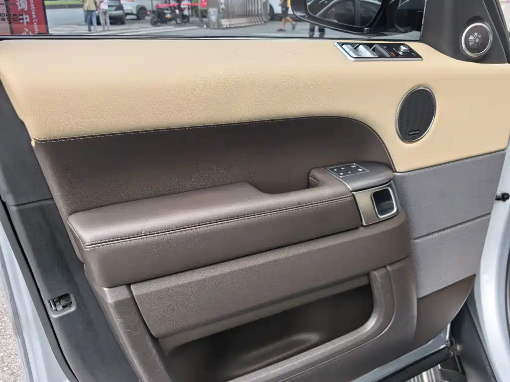 Land Rover Sport PHEV — миниатюра 11