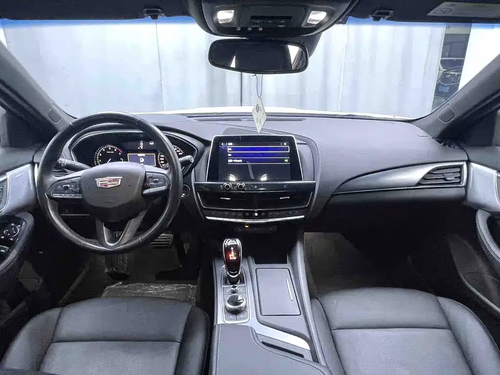 Cadillac CT5 — миниатюра 6