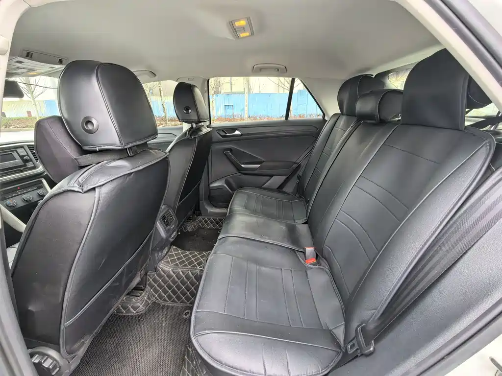 VOLKSWAGEN T ROC EXPLORING SONGS