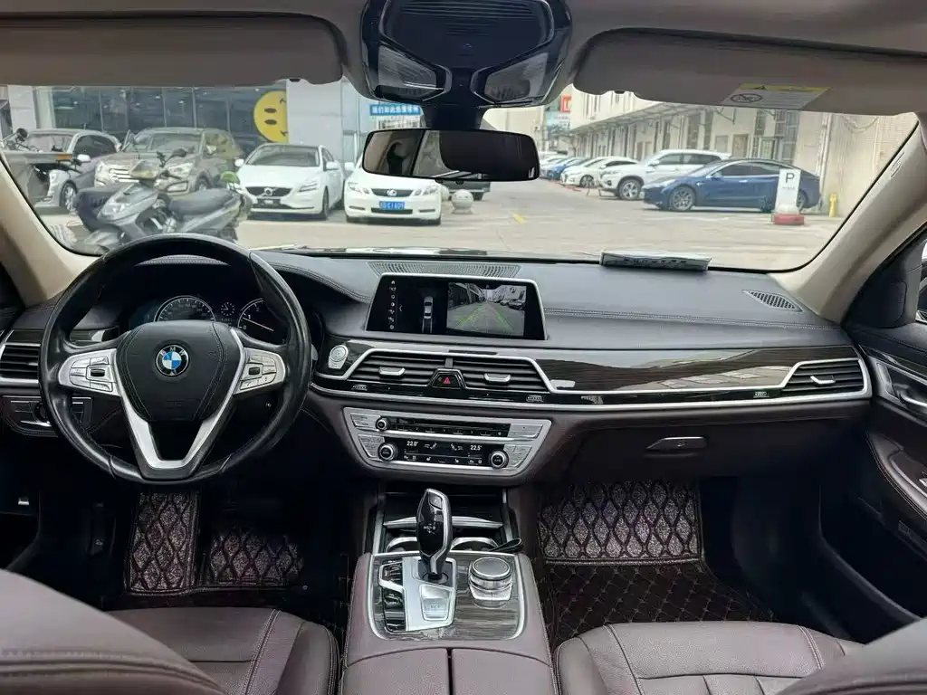 BMW 7 Series 7 2016 730Li Lead