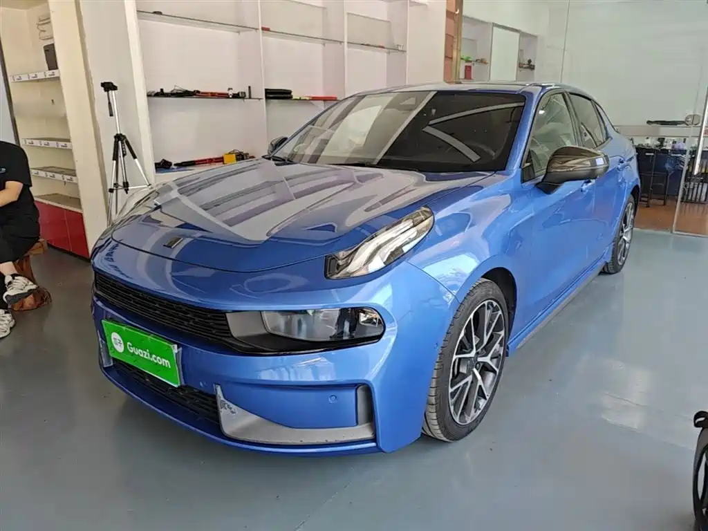 Купить Lynk & Co 03