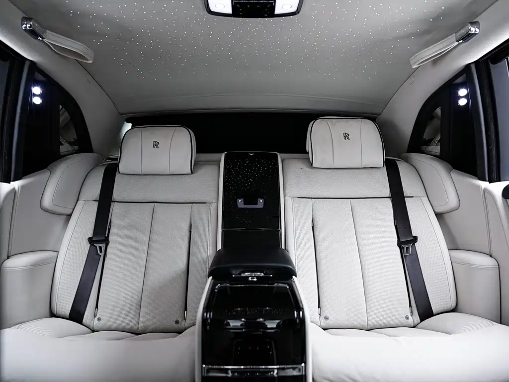 Rolls-Royce Phantom — миниатюра 24