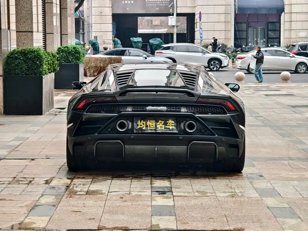 LAMBORGHINI HURACÁN