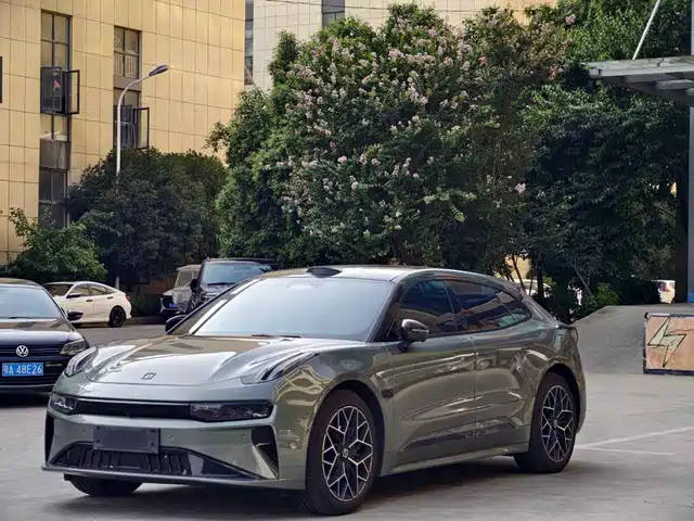 2024 Zeekr 001