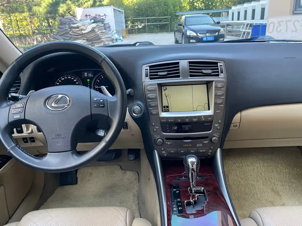 Lexus IS — миниатюра 6