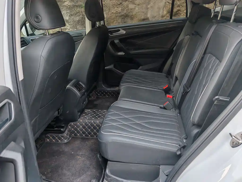 Volkswagen Tiguan L L 2024 330TSI AT R-Line