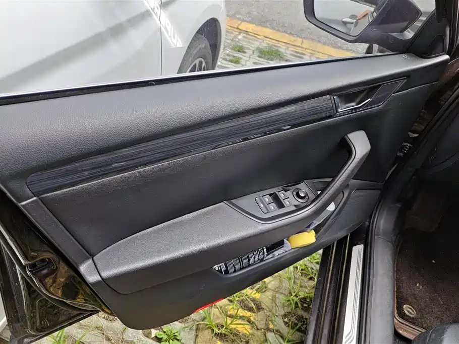 Skoda Superb 2016 TSI330 DSG