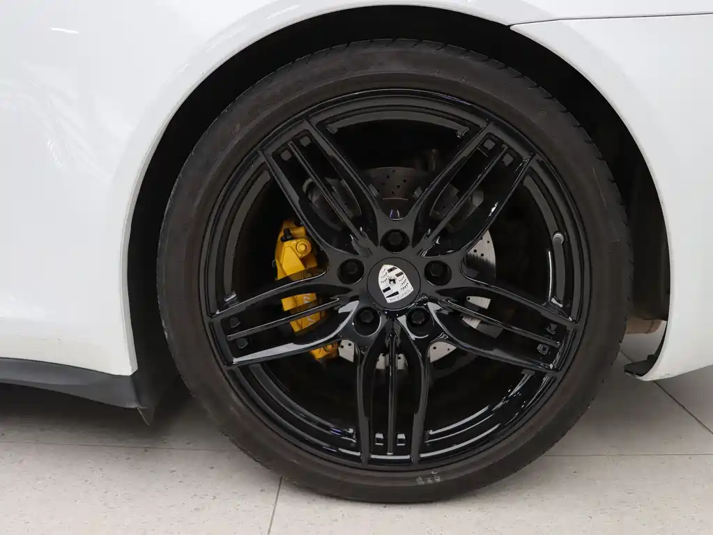 Porsche 911 2015 Carrera 4 3.4L Style Edition