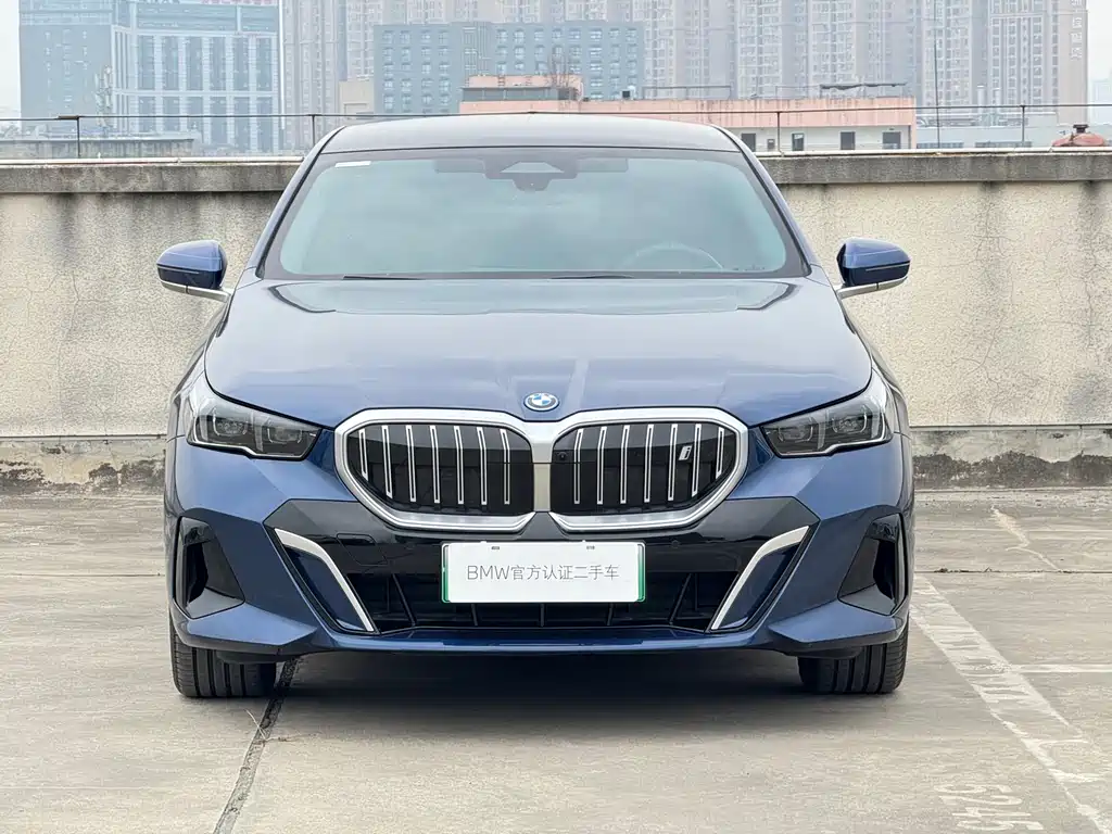 BMW I5