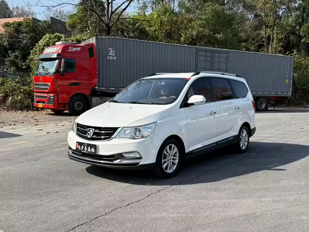 Baojun 730 2015
