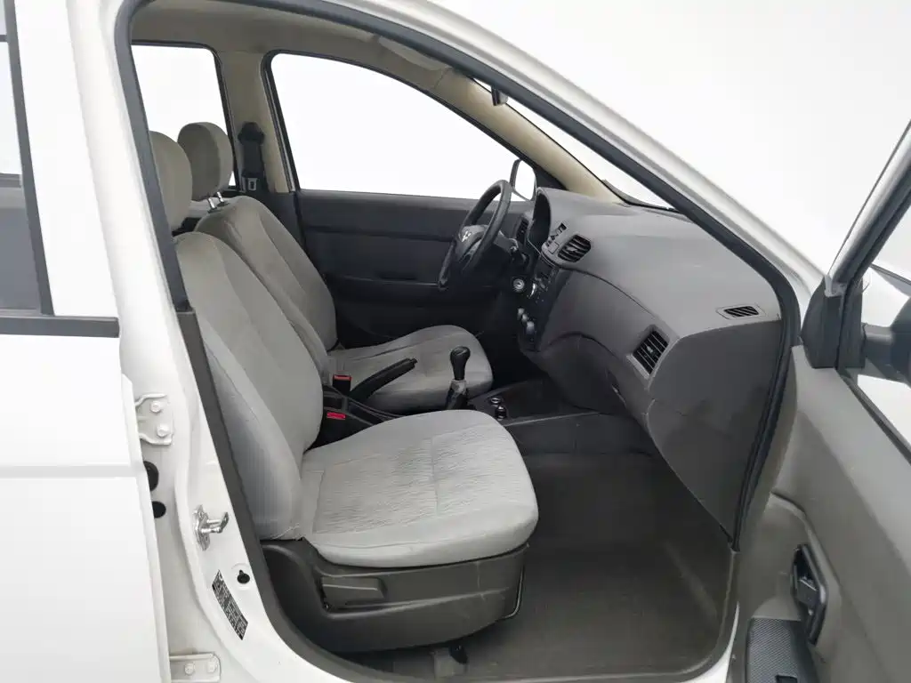 Wuling Hongguang — миниатюра 23