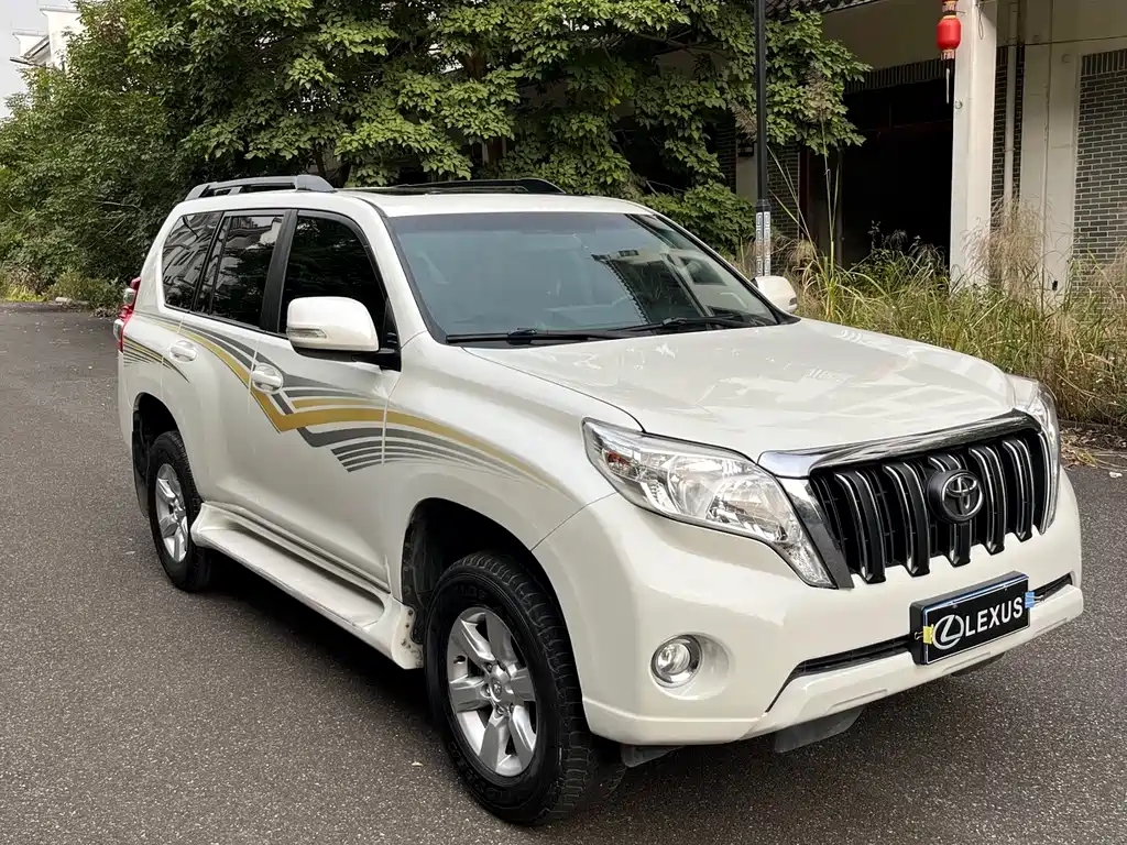 TOYOTA PRADO