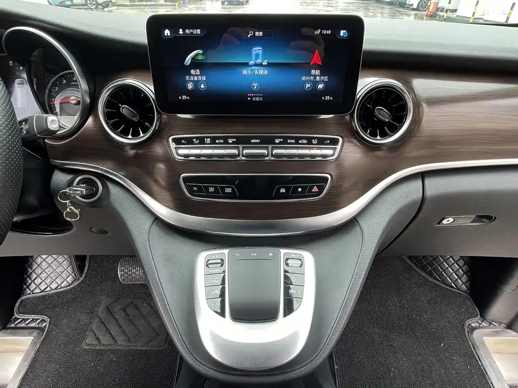 MERCEDES-BENZ V CLASS