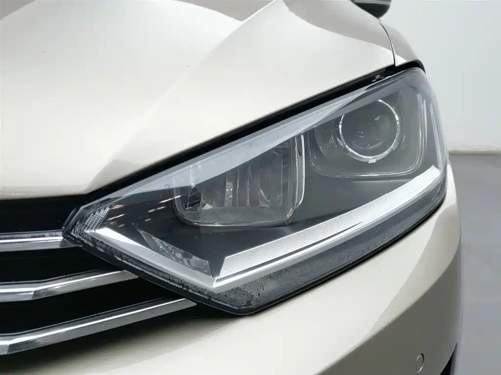 VOLKSWAGEN GOLF*JIAYU